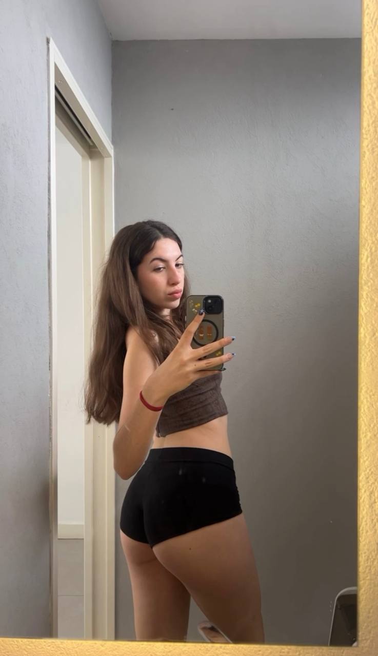 Amber in her underwear in Zhumadian