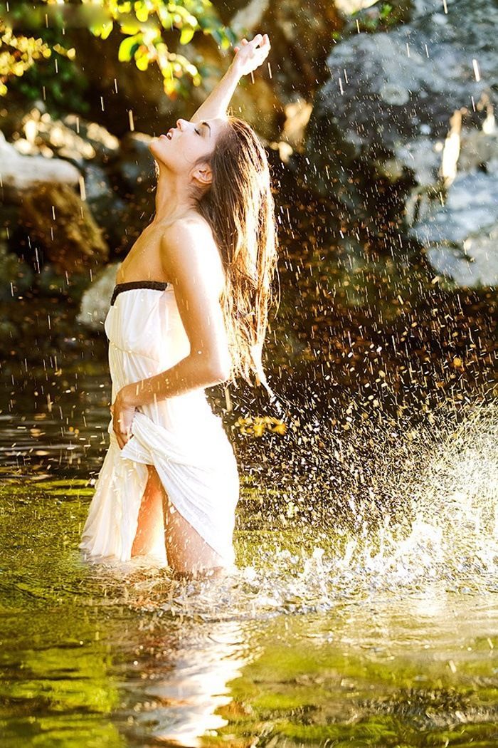 Marie Avgeropoulos in Zhumadian